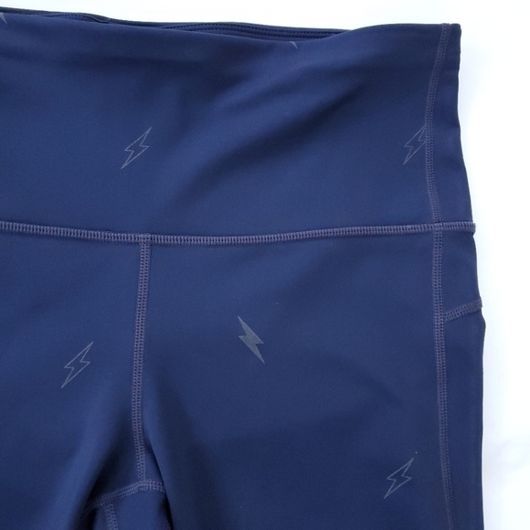 GAPFIT Blackout Technology Capris Leggings - Picture 3 of 9